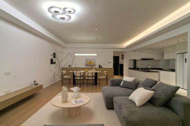 Hanzhong Rd metro/3br2bt/central AC/floor heat/oven/dishwasher