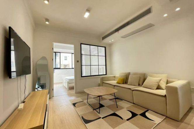 Furnished Large 1br-Zhongshan Park