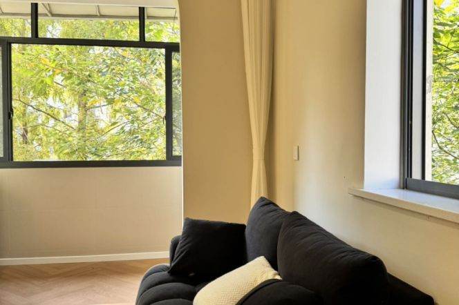 Modern 1Br + green view  | Hongqiao rd metro L3/4/10 | Central AC | 8.6K