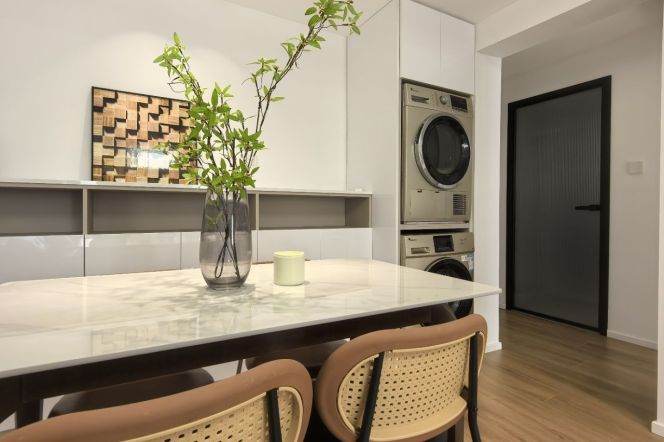 Zhongshan Park Station Elevator 1Br Line2/3/4