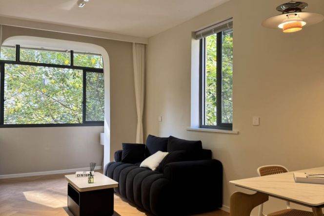 Modern 1Br + green view  | Hongqiao rd metro L3/4/10 | Central AC | 8.6K