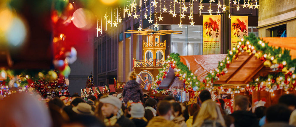 Christkindlmarkt on the Bund 2025