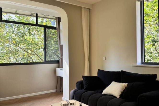 Modern 1Br + green view  | Hongqiao rd metro L3/4/10 | Central AC | 8.6K