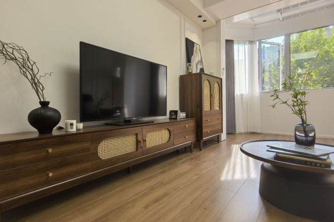 Zhongshan park nice 1br with lift with 10k