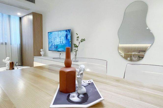 Zhongshan  Park , Raffles City, Cozy 1br, Floor heating ,Central AC, Oven 