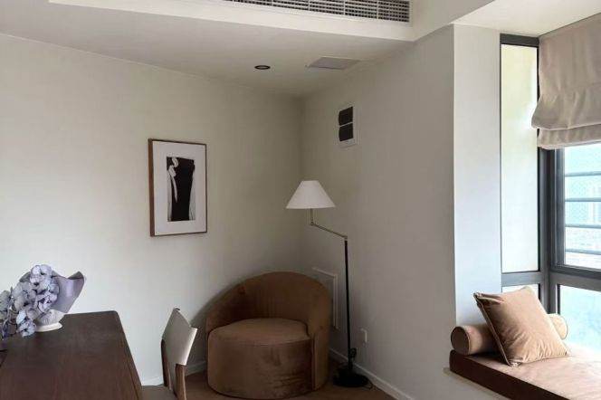 Jiaotong University, floor-to-ceiling Windows + with a walk-in closet + balcony，L 10 11