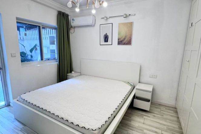 Cozy 1BR W Yard Near Hongqiao RD Sta M3/4/10/60sqm/6K