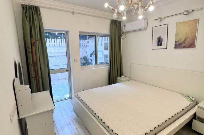Cozy 1BR W Yard Near Hongqiao RD Sta M3/4/10/60sqm/6K