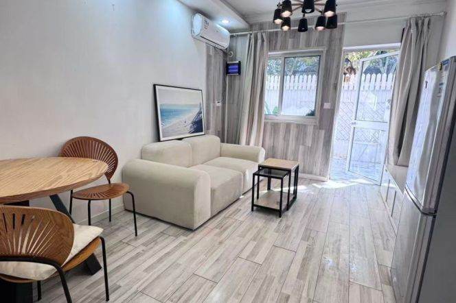 Cozy 1BR W Yard Near Hongqiao RD Sta M3/4/10/60sqm/6K