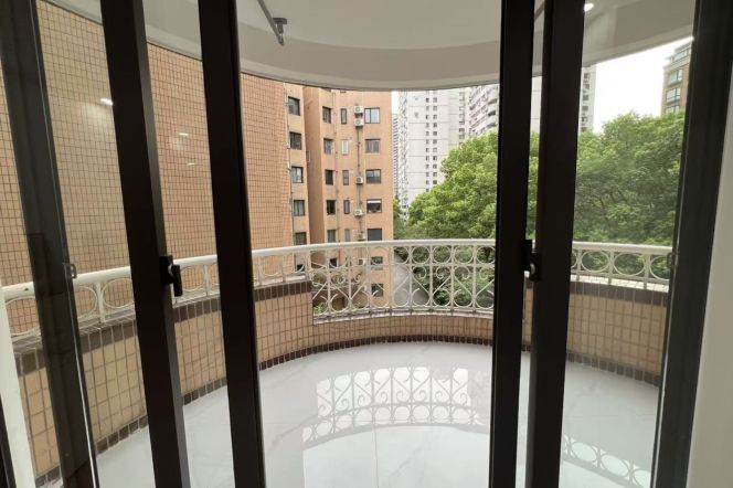 Shanghai Library elevator 2BR 2BATH with balcony