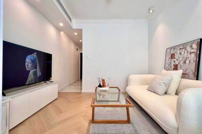 Nice yard+modern 1br 1lr/central AC/oven/dryer,Longde rd@L11/13