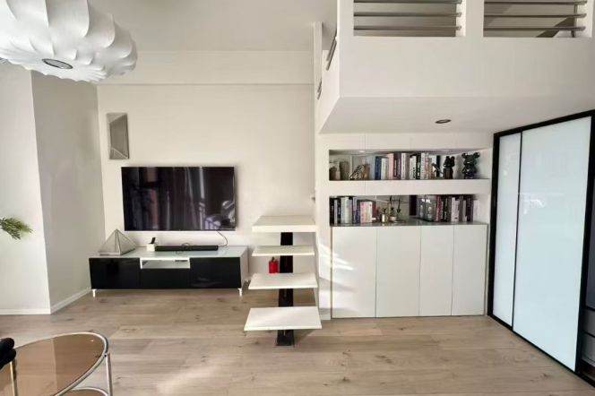 Loft 1br with elevator near Wuding Rd M14