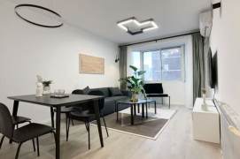 Modern 1br with elevator near Jiangsu Rd M2/11