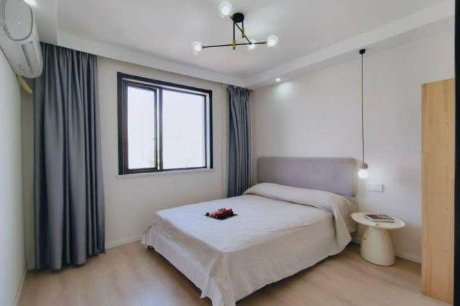 160 sqm 3 br Apt&elevator&Central AC/huge living room/Changning 15K