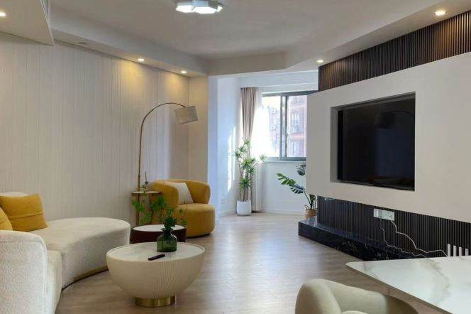 Great Area/Modern&Bright&Spacious 3Bdrs 2Baths Apt+Jing An Temple+L14 Wu Ding Rd