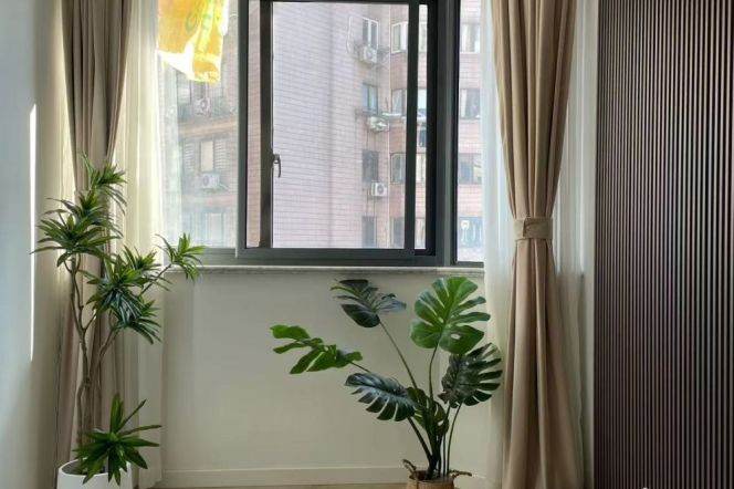 Great Area/Modern&Bright&Spacious 3Bdrs 2Baths Apt+Jing An Temple+L14 Wu Ding Rd