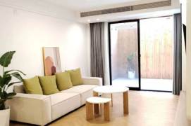 Nice yard 2Brs/1Lr/1Bt apt nr Zhongshan park,M2/3/4