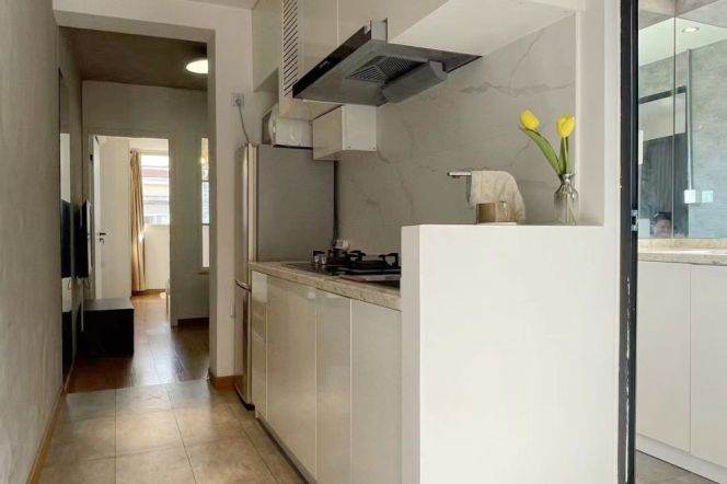 Modern&Really Bright 2Bdrs 1Bath Apt+Elevator+L14 Wu Ding Rd+Nice View  