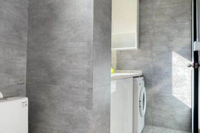 Modern&Really Bright 2Bdrs 1Bath Apt+Elevator+L14 Wu Ding Rd+Nice View  