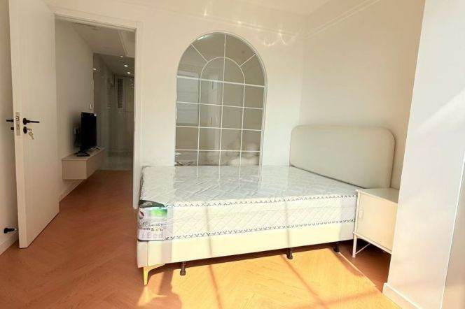 Brand new 1br/2living & elevator @Zs Park & Line 2/3/4