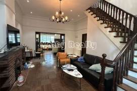 Historic APT 120sqm duplex 1BR 19k 