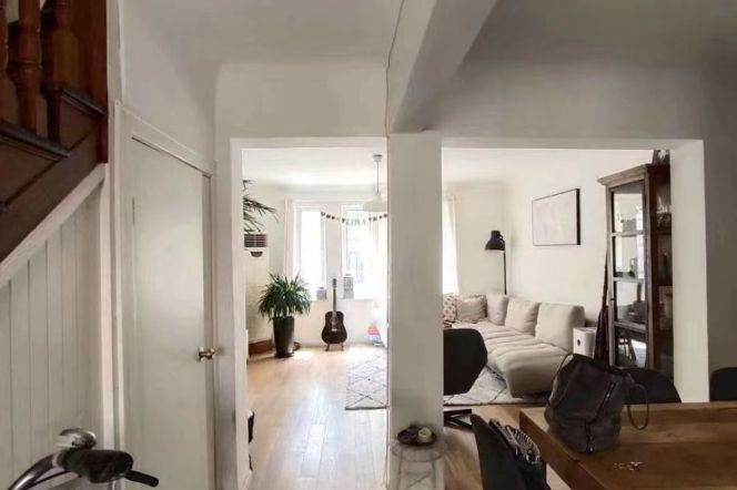 2-story entire house 2BR 2Baths near IAPM 16.5k