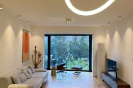 Spacious&Bright&Fabulous 2Bdrs 1Bath+Awesome Greenery View+L13 Jiang Ning Rd+Great Compound