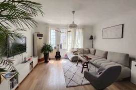 2-story entire house 2BR 2Baths near IAPM 16.5k