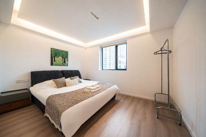 Elevator 1br near Line 1/7/9 Hengshan Road，Zhaojiabang,Shanghai Library St.