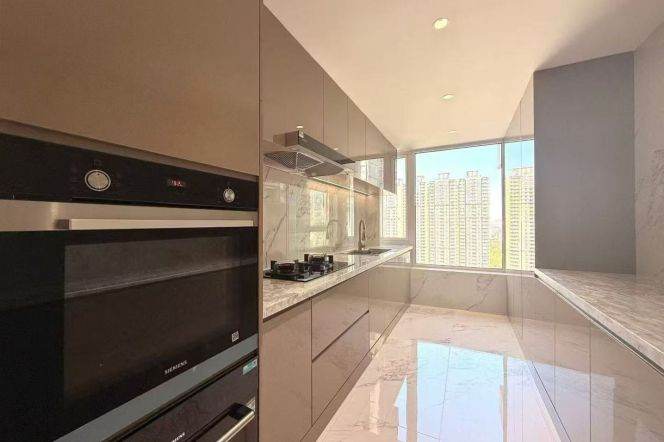 brand new big 3brs floor heating modern furniture in Zhong shan park 30K