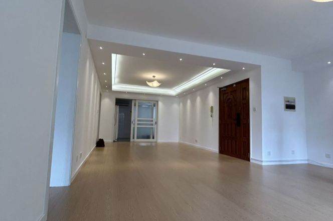 Spacious 3+1BR 2BA 160㎡ Residence nr Hengshan Rd Station