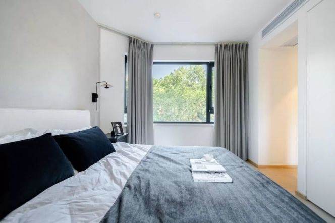 Huashan Rd/Central Residence  3br150sqm