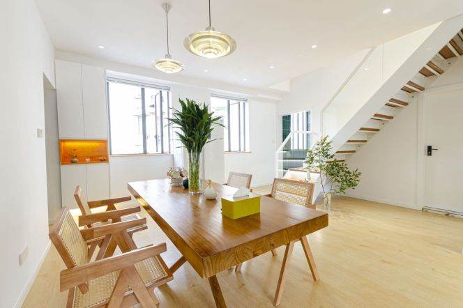 Zhongshan Park Station Duplex 2+1Br/2Bath with Open Balcony Line2/3/4