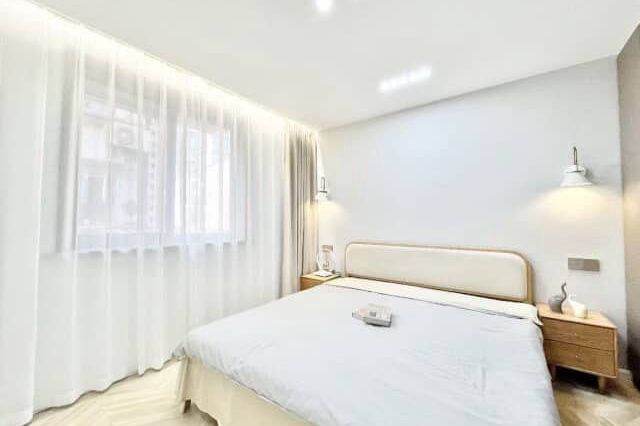 Spacious big bright cozy room modern 3 br good to share M2/11 Jing'an 