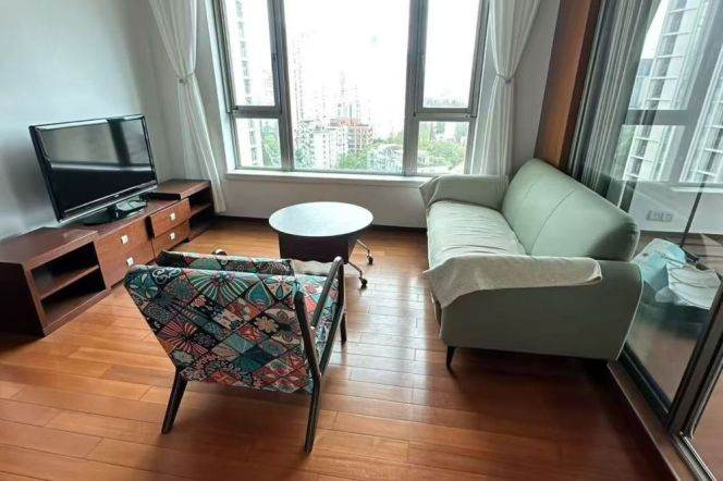 Jiaotong University elevator 2BR apartment