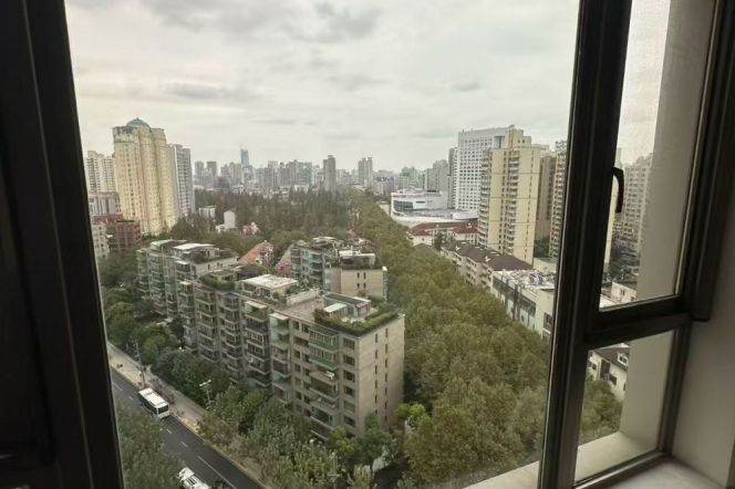 Jiaotong University elevator 2BR apartment