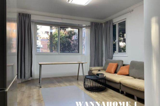 Spacious&Modern 2Bdrs 1Bath Apt+L2/3/4 Zhong Shan Park+Nice Compound/Elevator