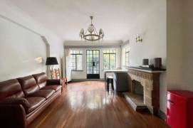 Jing'an temple 1BR apartment with balcony