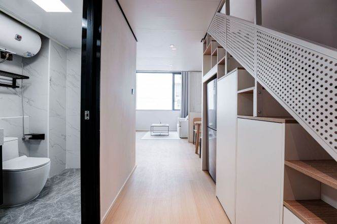  1br, free gym, big clean lobby, subway L8Shiguang, 5.5k