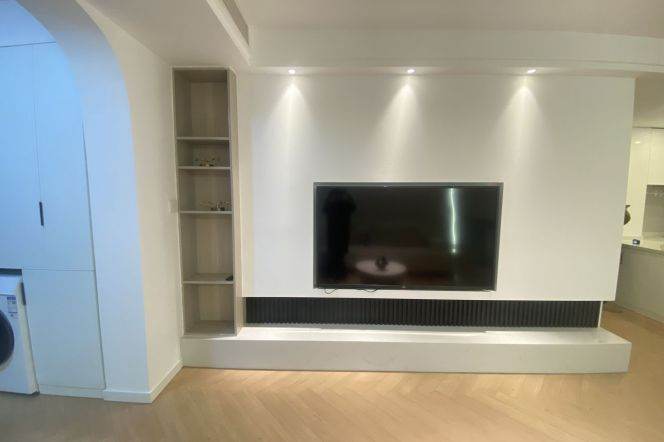 2B2B,Good Lighting,Near ZhongTan Road Station,Line 3/4