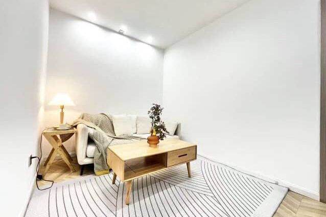 Spacious big bright cozy room modern 3 br good to share M2/11 Jing'an 