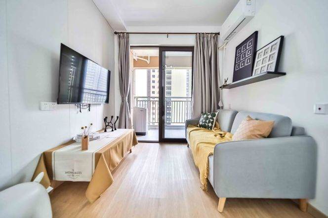 1br. Next to subway & big malls,Balcony. New compound, 3.3k