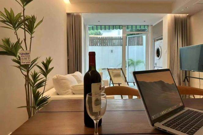 1br-Yard - 3 minutes to Line 3/4/13 - Jinshajiang Road