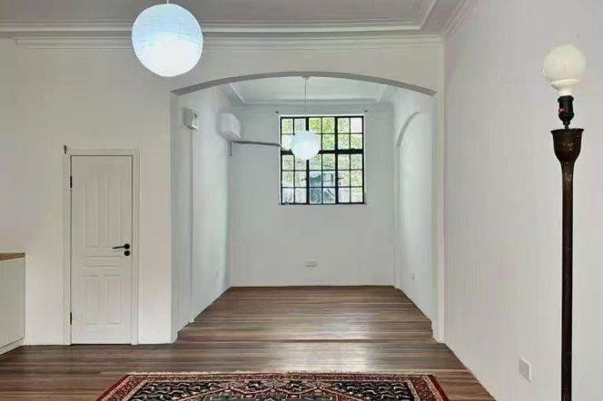 Work studio in beautiful house Shanxi(s) Rd 9.5k