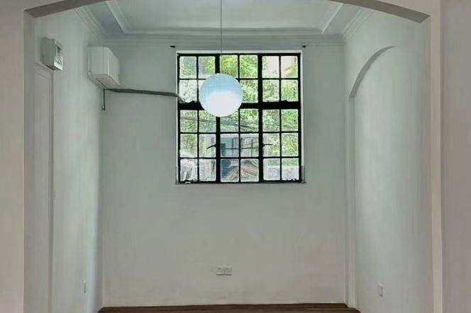 Work studio in beautiful house Shanxi(s) Rd 9.5k