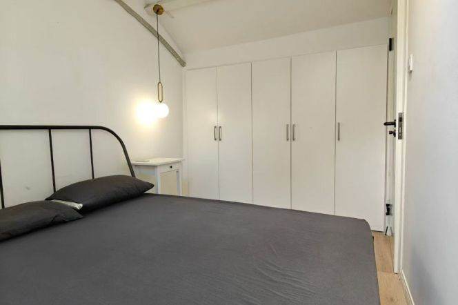 Good sunlight Spacious Apt. South Shaanxi Lu 