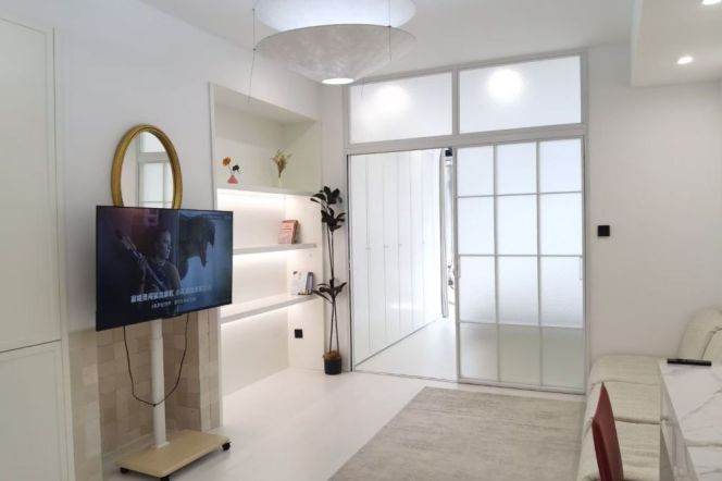 Cozy 2br(or 1+1 bedroom) @Line 1 Hengshan Road St.