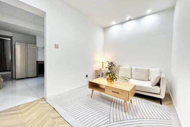 Spacious big bright cozy room modern 3 br good to share M2/11 Jing'an 