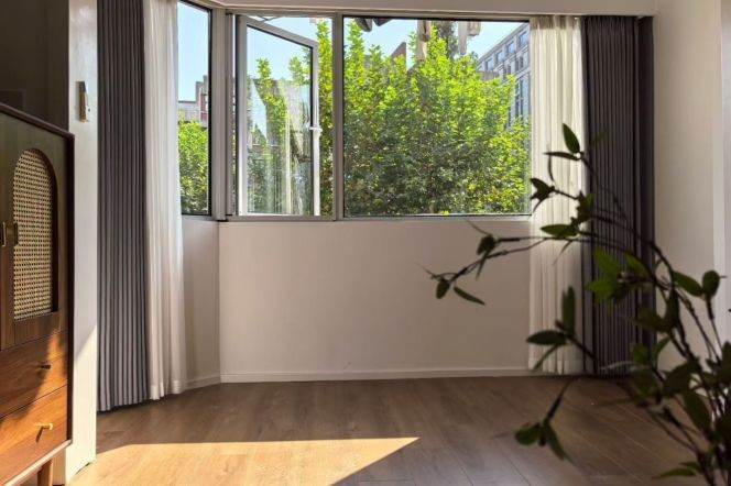 zhongshan park station one bedroom