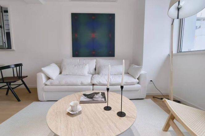 Good condition & price 1Br People Square